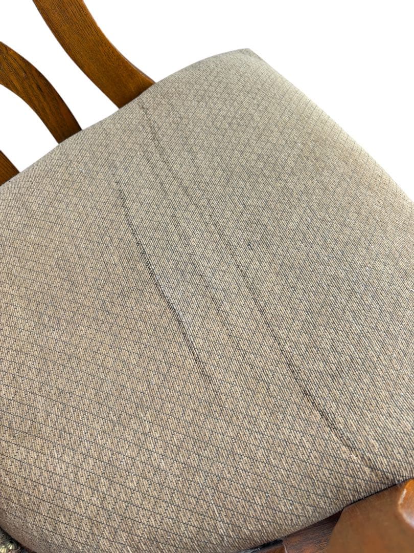 ① アンティーク 椅子 ヴィンテージ インテリア 木製チェア　スタッズ　1人用