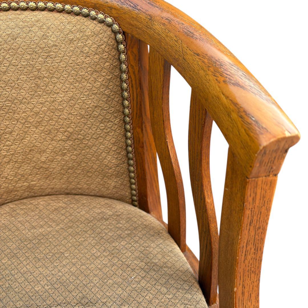 ① アンティーク 椅子 ヴィンテージ インテリア 木製チェア　スタッズ　1人用