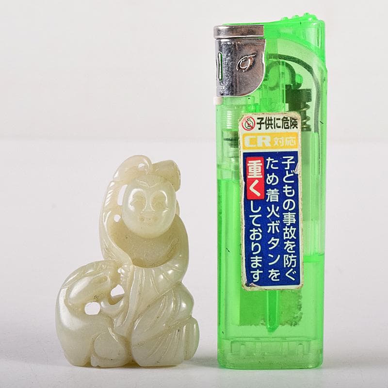 中国　玉石彫刻　天女　根付　紙鎮　置物　C　8063E