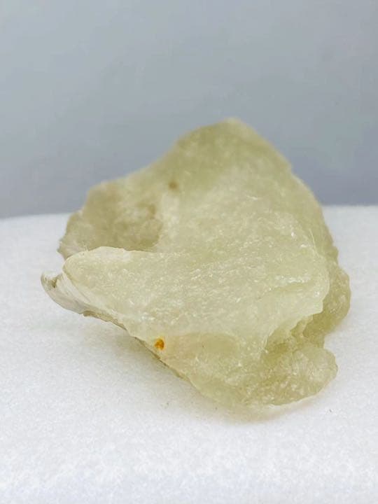 リビアングラス 50g 隕石産物　天然ガラス　メテオライト　隕石