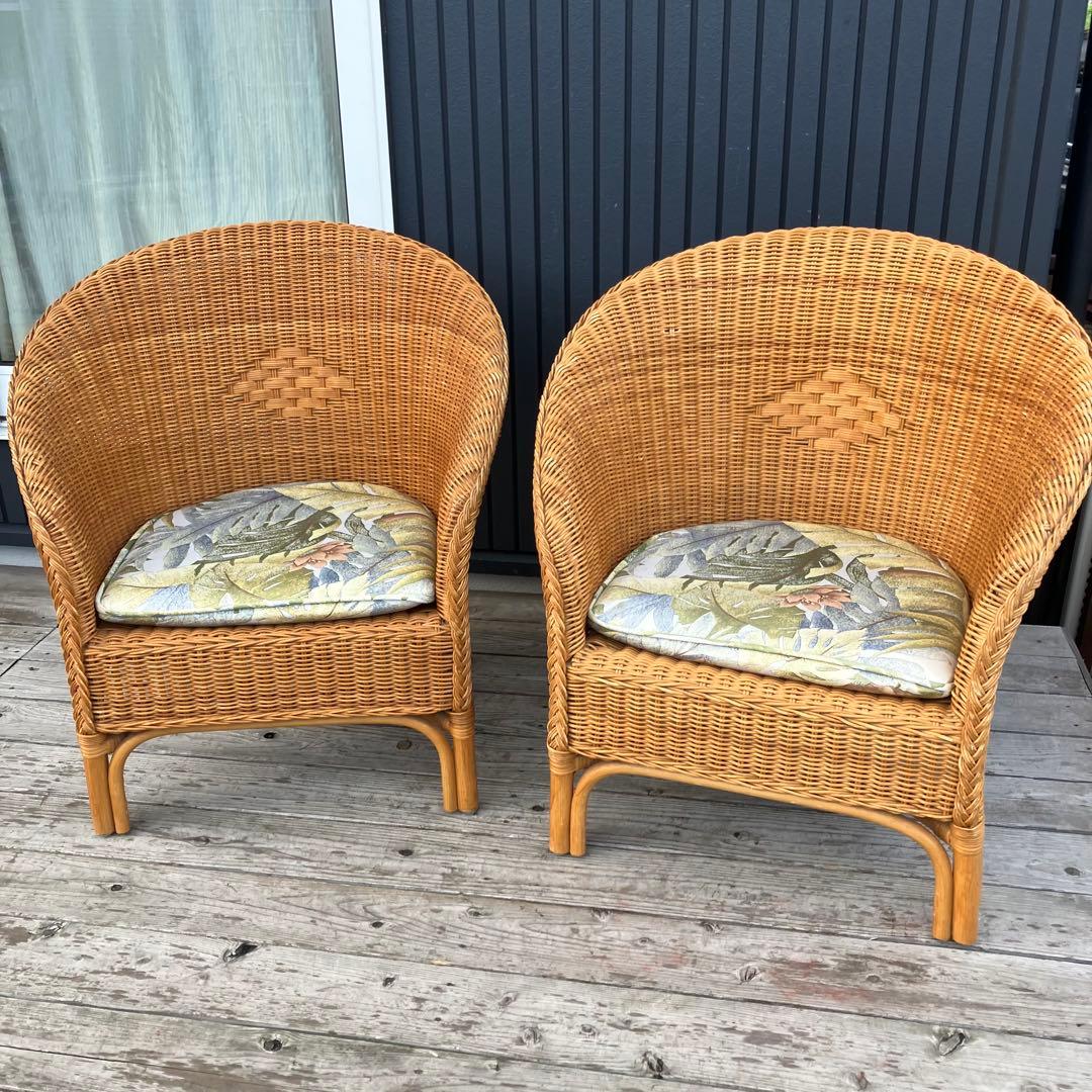 ① 昭和レトロ カザマ 花柄クッション アーチ型ラタンチェア アームチェア