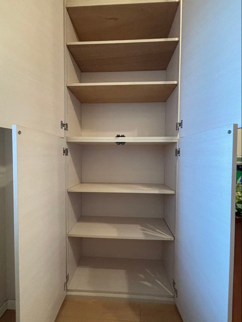 はな　収納キャビネット