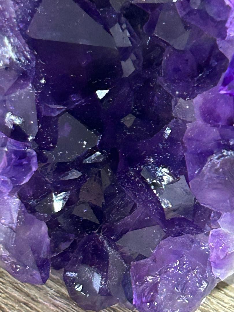 ウルグアイ産　 アメジストカルサイト共生　置物