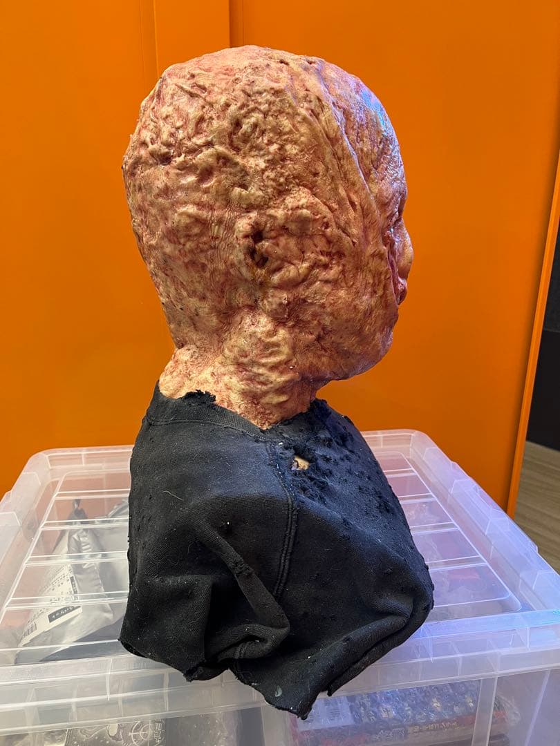 ホラー映画　バーニング　クロプシー　ライフサイズバスト　胸像