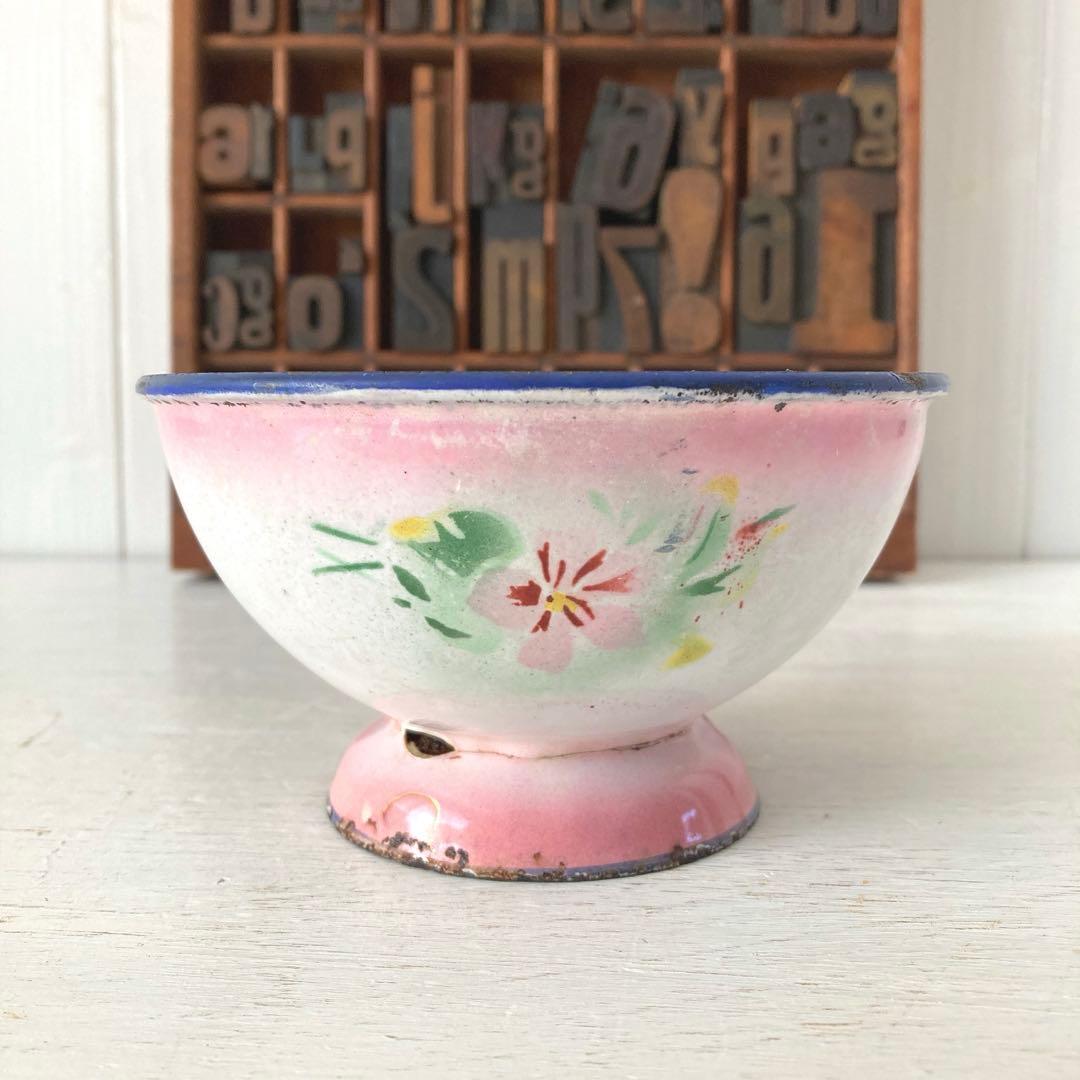 ぷ*い様 フランスアンティーク☘️ホーロー レア ピンク花柄トレイ ボウル