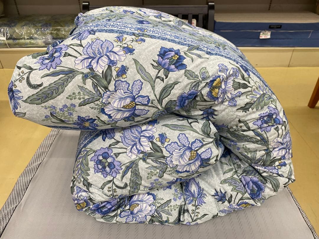 西川　羽毛掛け布団・リバクラブ　ハンガリー産グレーグースダウン９０%・シングル