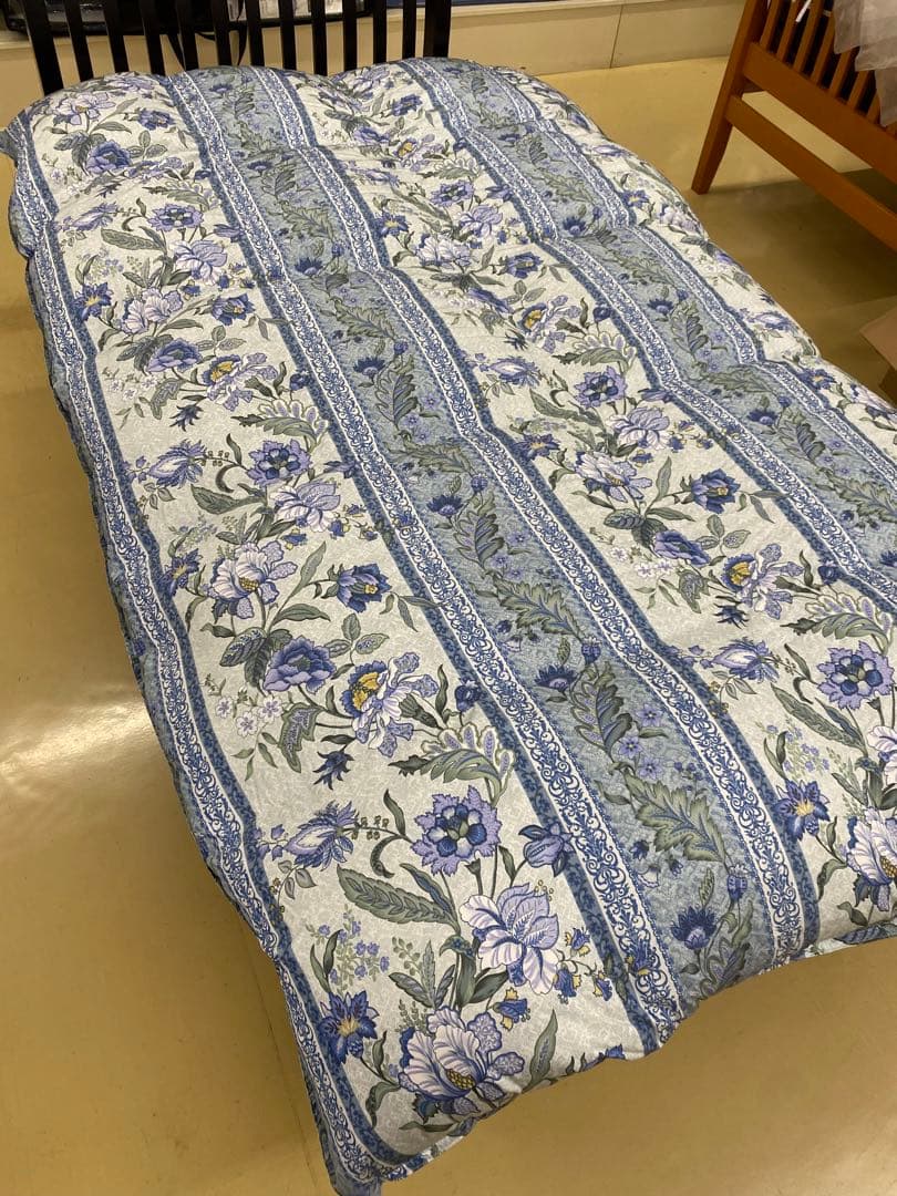 西川　羽毛掛け布団・リバクラブ　ハンガリー産グレーグースダウン９０%・シングル