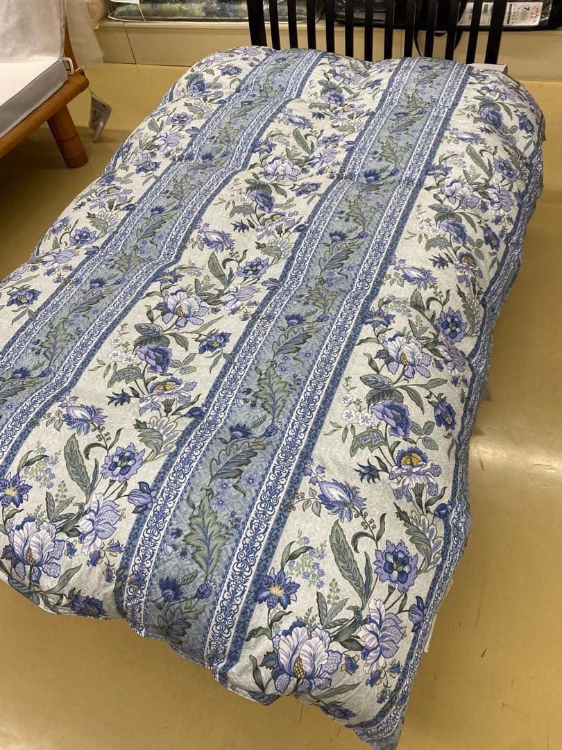 西川　羽毛掛け布団・リバクラブ　ハンガリー産グレーグースダウン９０%・シングル