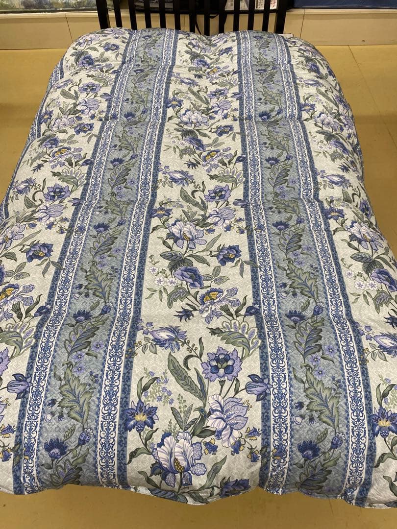 西川　羽毛掛け布団・リバクラブ　ハンガリー産グレーグースダウン９０%・シングル