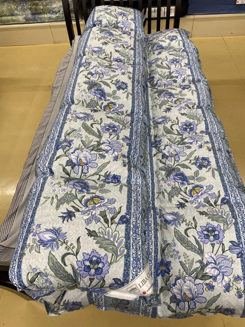 西川　羽毛掛け布団・リバクラブ　ハンガリー産グレーグースダウン９０%・シングル