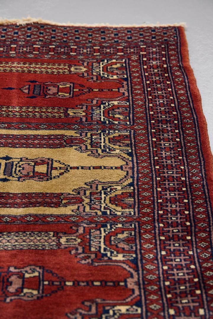 ヴィンテージラグ トライバルラグ パキスタン産（94×65cm）赤 黄 紺 黒