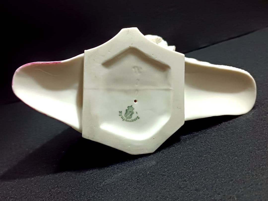 希少】ニンフェンブルク フィギュリン ピンクドレス 貴婦人像 - メルカリ