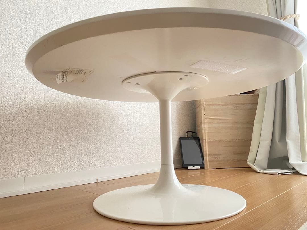 ホワイト円形テーブル スワンベース