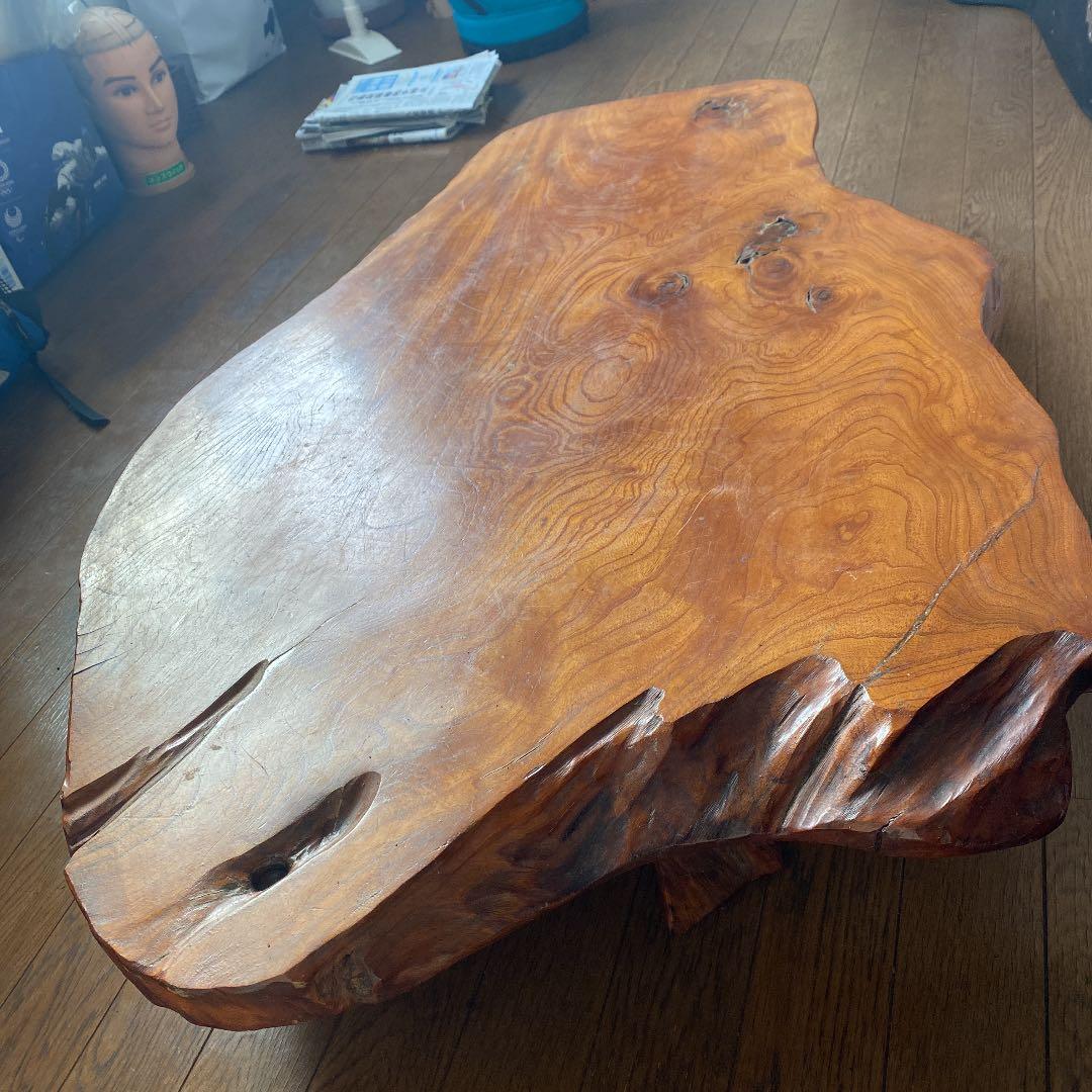 手彫り木製テーブル