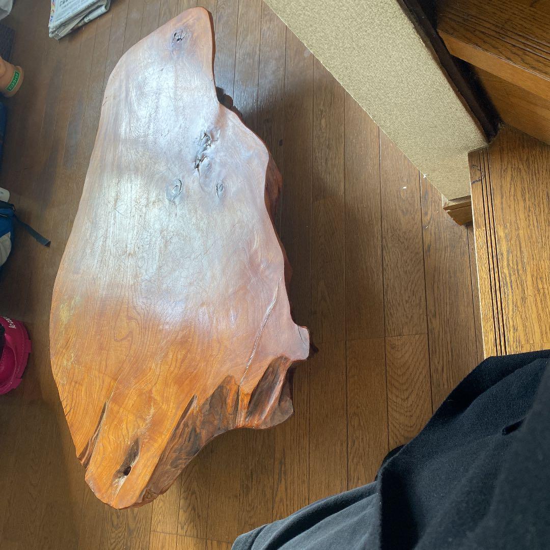 手彫り木製テーブル