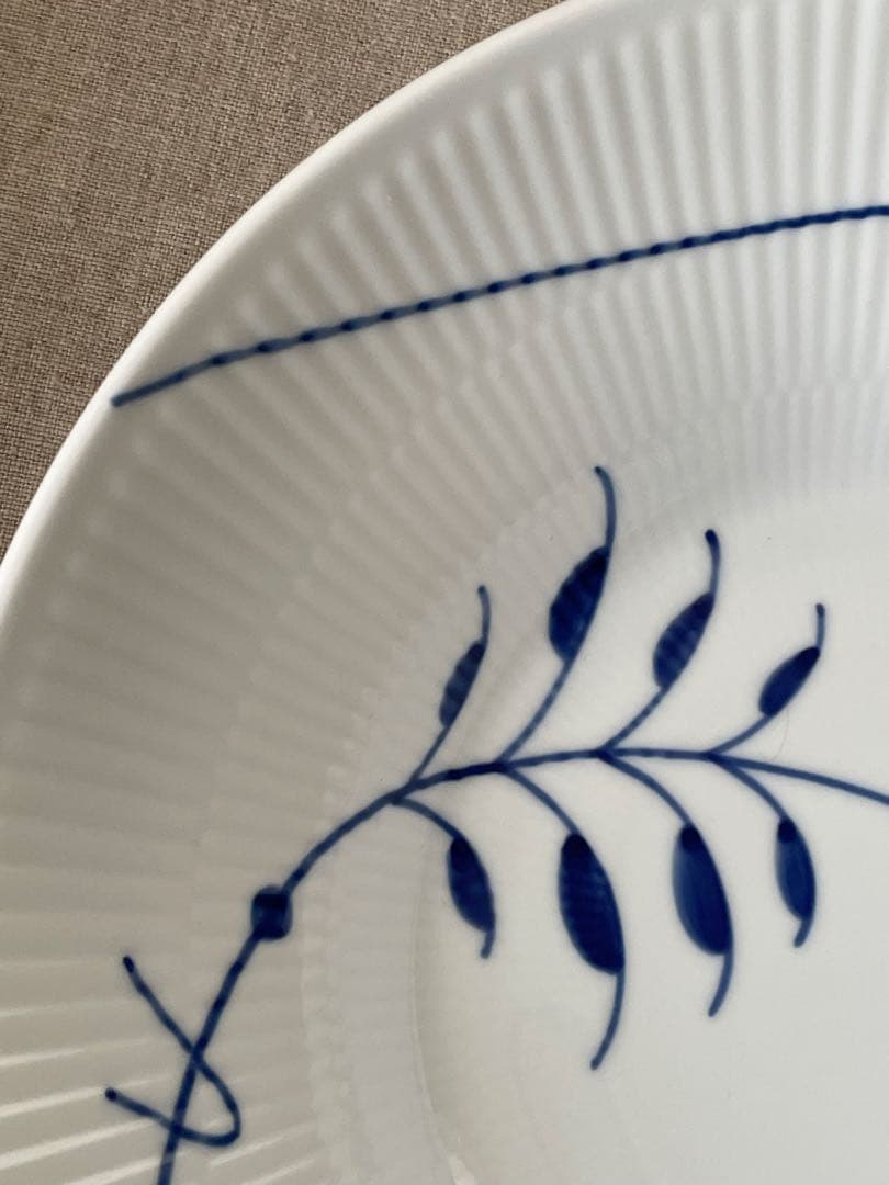 ロイヤル コペンハーゲン ブルーフルーテッド メガ ディーププレート