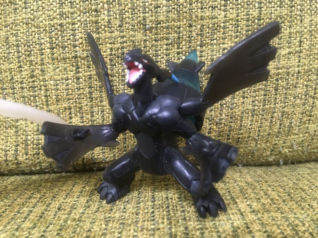 ポケモンファン18号付録 立体ポケモン図鑑 ゼクロム レシラム クリア