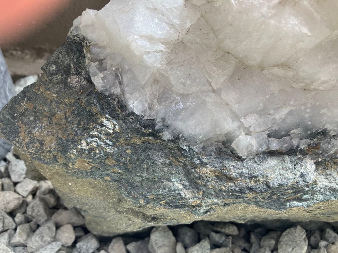 金鉱石　天然石　鑑賞石　自然石　飾り物　オブジェ