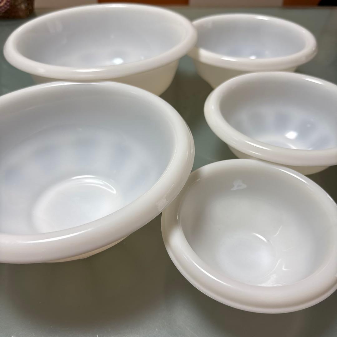 ヘーゼルアトラス　ミルクガラスボウル5個セット