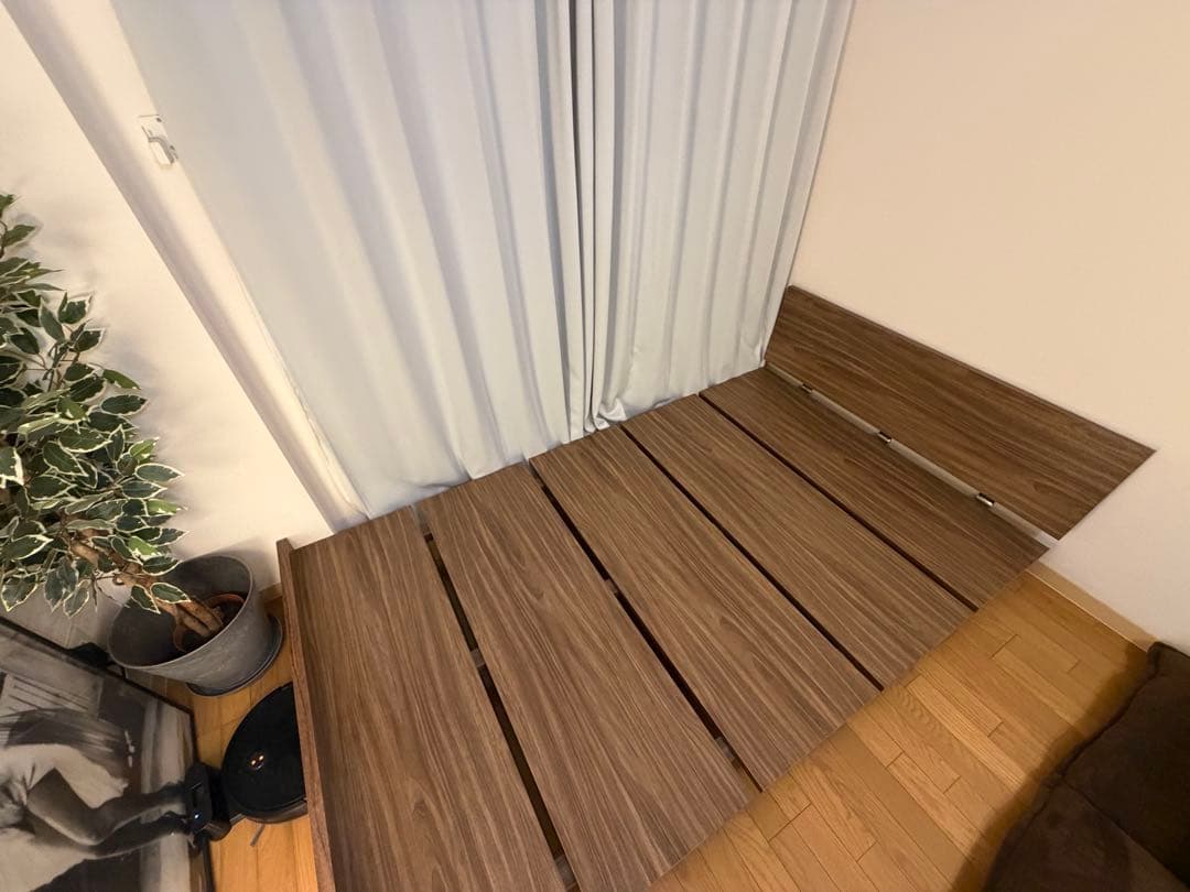 【美品】モダンデザイン ローベッド「E-go（イーゴ）」　セミダブル