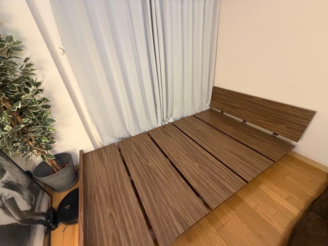 【美品】モダンデザイン ローベッド「E-go（イーゴ）」　セミダブル