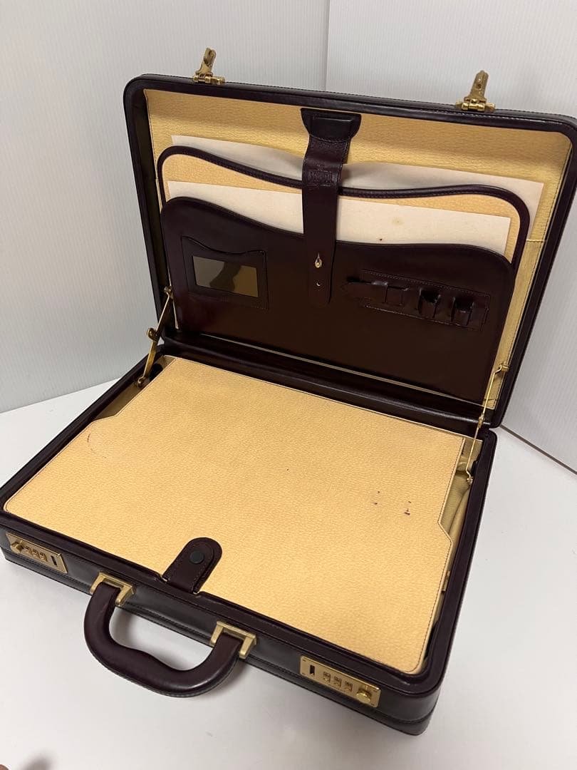 幻の極美品 MATRAS マトラ 本革 アタッシュケース トルコ製 - メルカリ