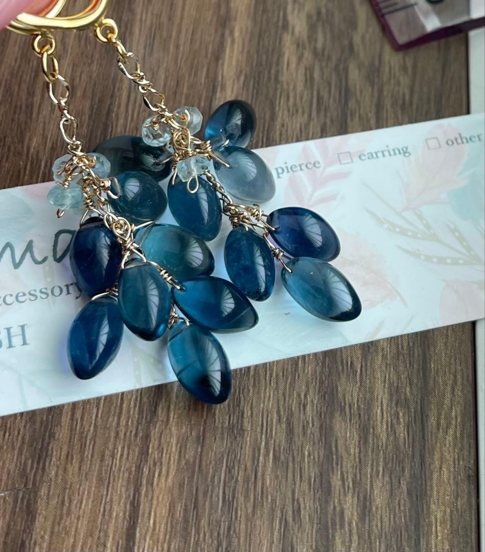 綺麗ブルーフローライトマーキスたわわピアスチャーム