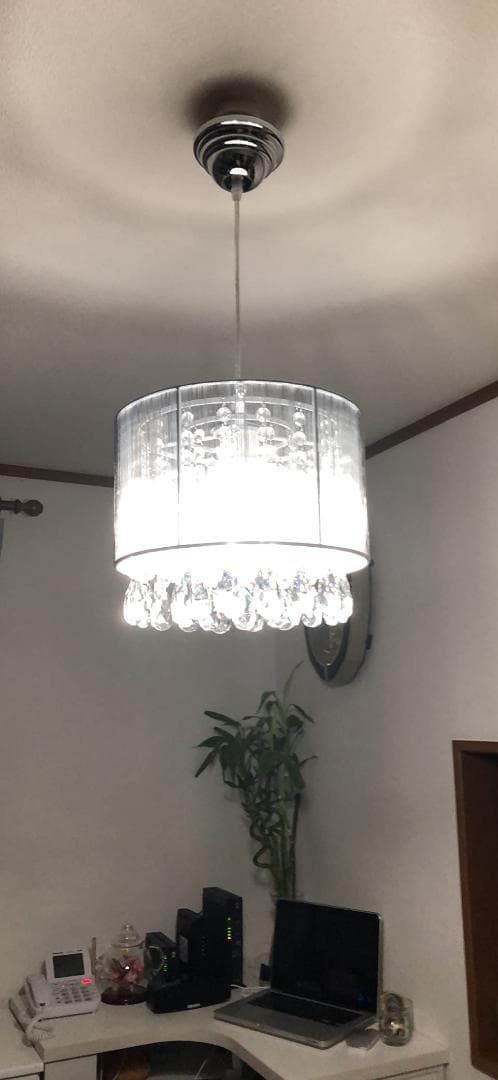 高級感のある シャンデリア 装飾性 クリスタル