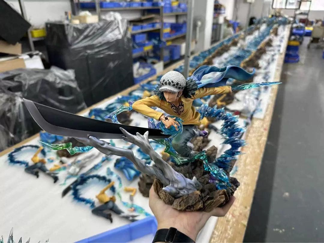 ONE PIECE トラファルガー・ロー フィギュア ガレージキット - メルカリ