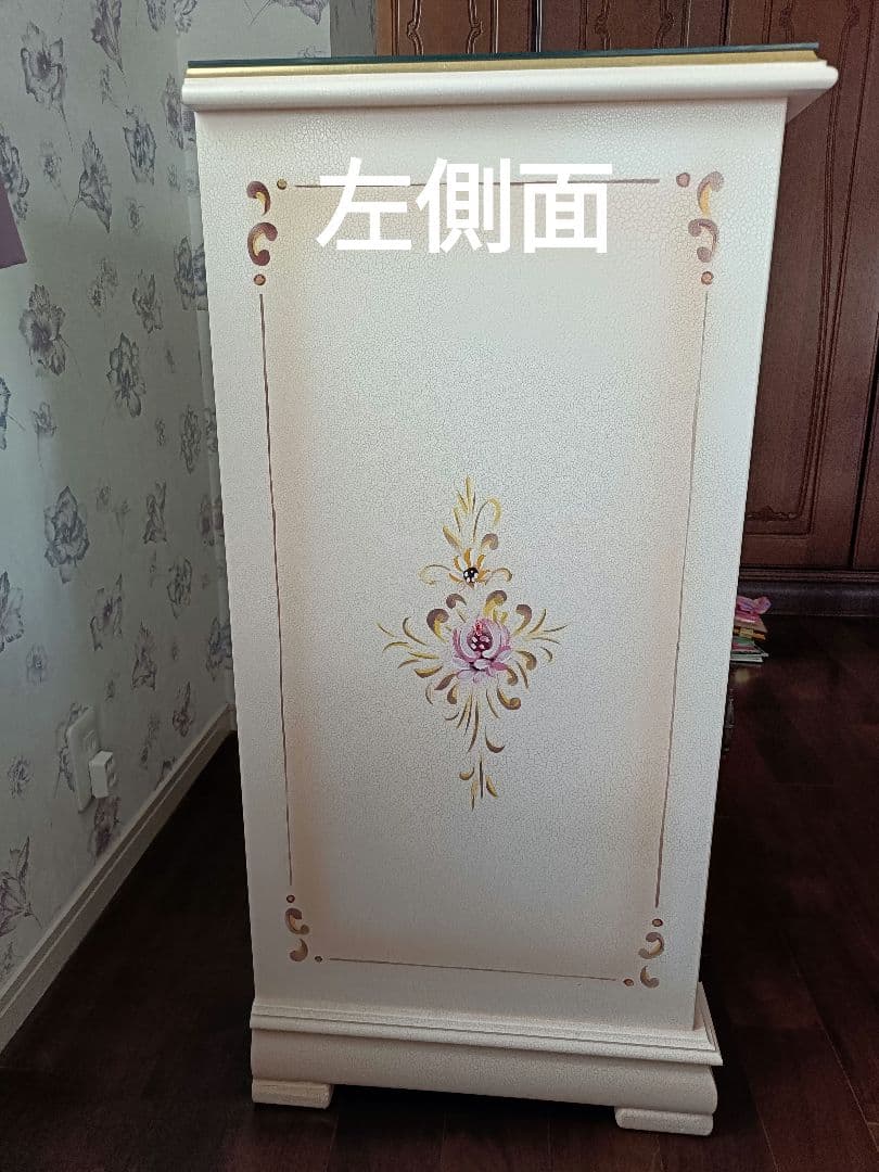 ロココ調 キャビネット ガラス天板付