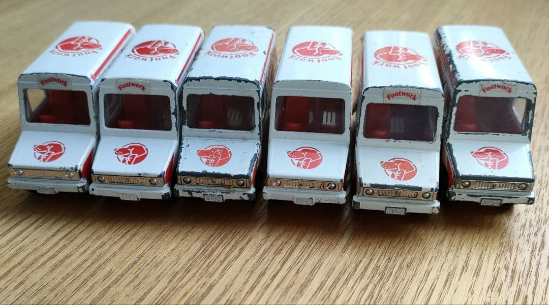 トミカ ミニカー フットワークエクスプレス 日本製 - メルカリ