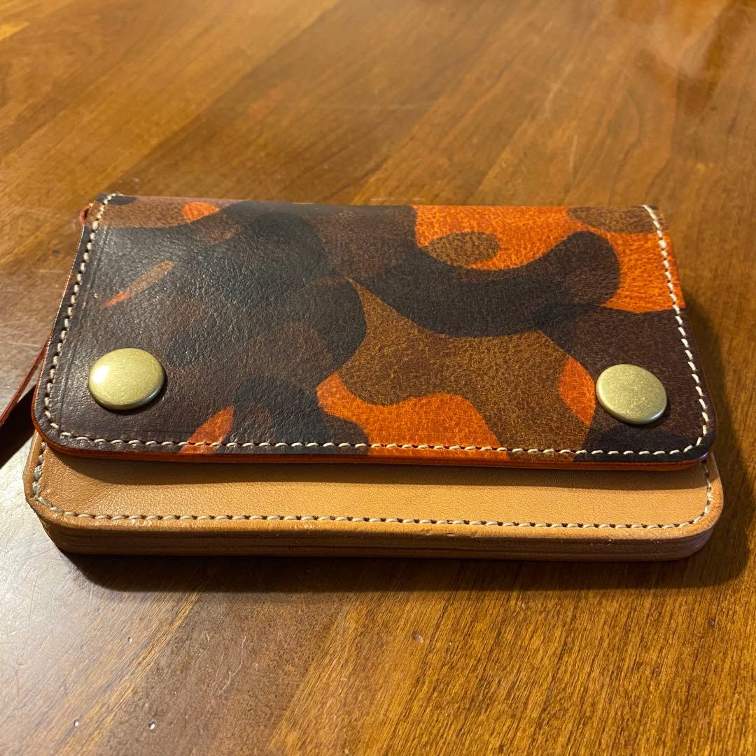 トラッカーウォレット　赤迷彩　ミドル　三層　エルバケーロ