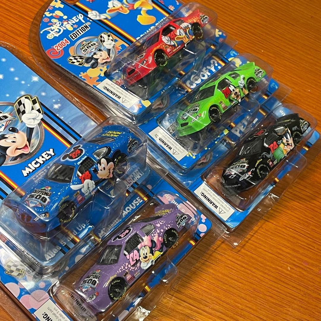 ナスカー 1/64 シボレー デイトナ500 ディズニー エディション 2004