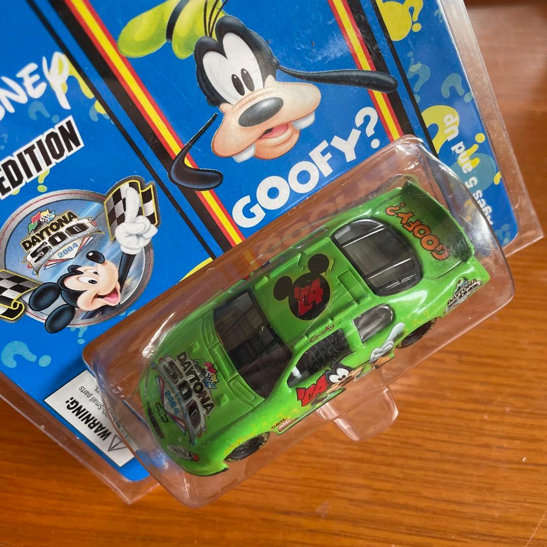 ナスカー 1/64 シボレー デイトナ500 ディズニー エディション 2004
