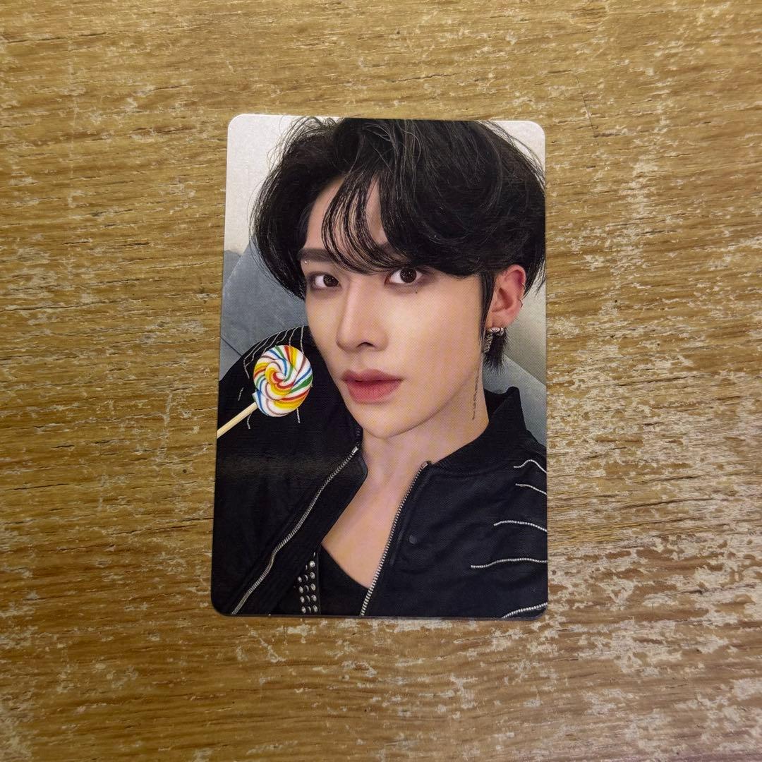 リキ リッキー トレカ ICONIK 日本版 封入 - メルカリ