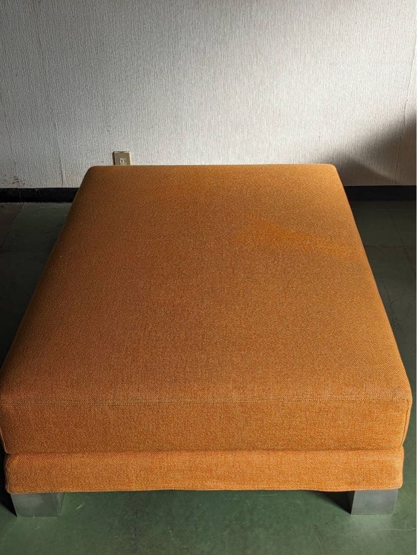 Meritalia orange ottoman オットマン　イタリア