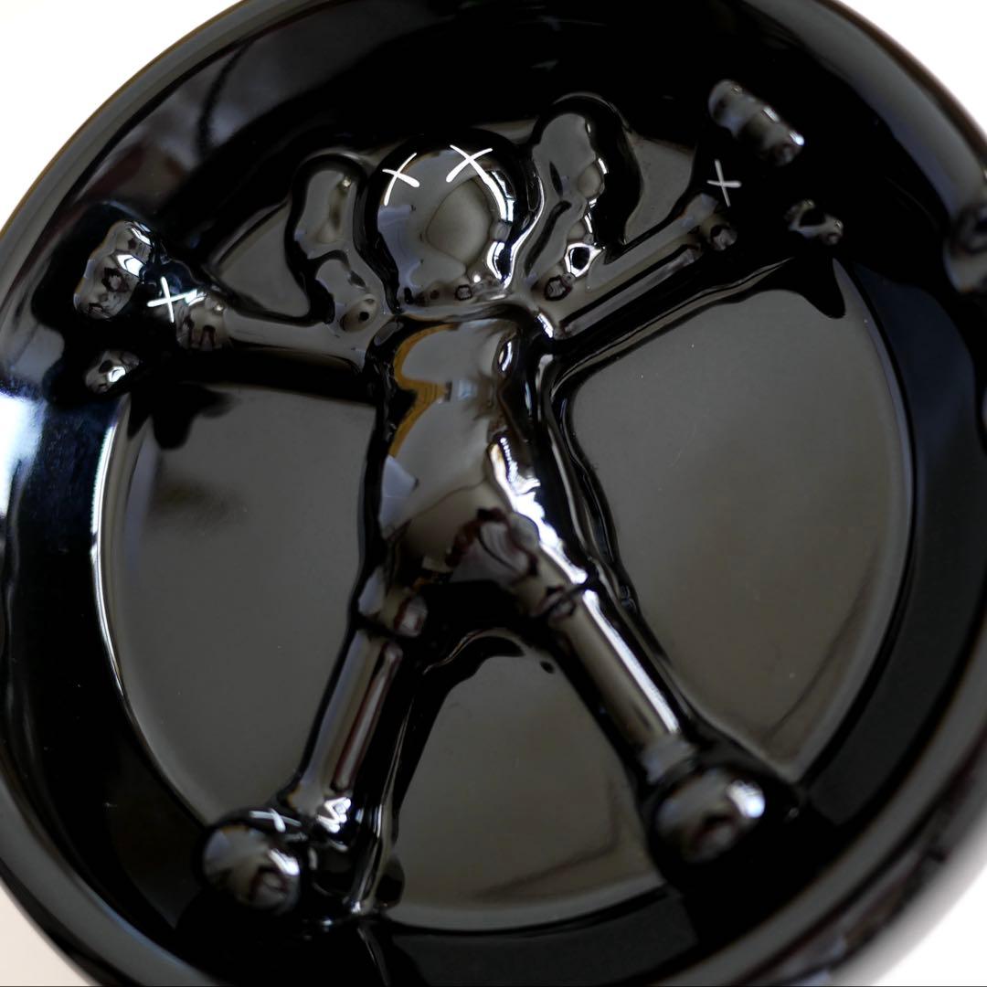KAWS ×Original Fake ×gallery1950 Ashtray