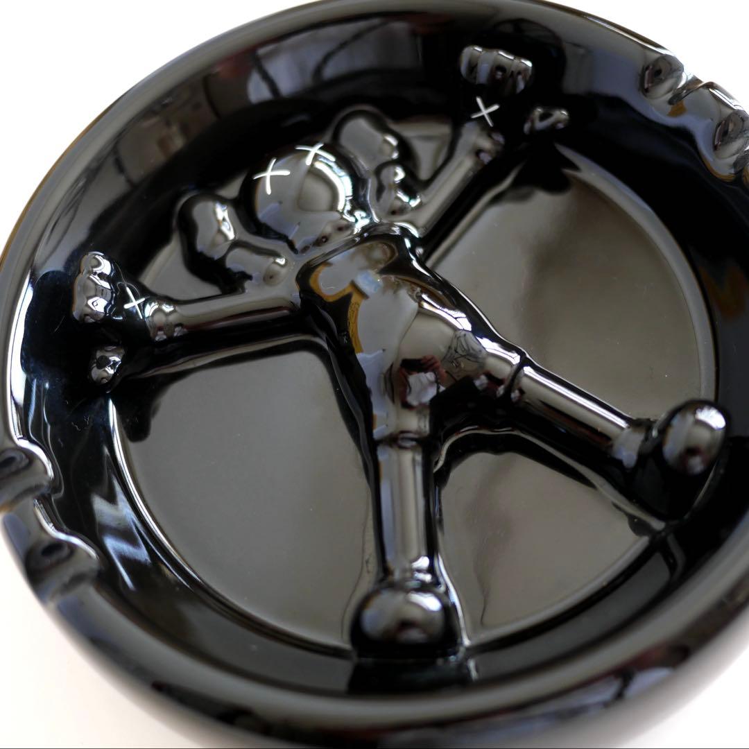KAWS ×Original Fake ×gallery1950 Ashtray