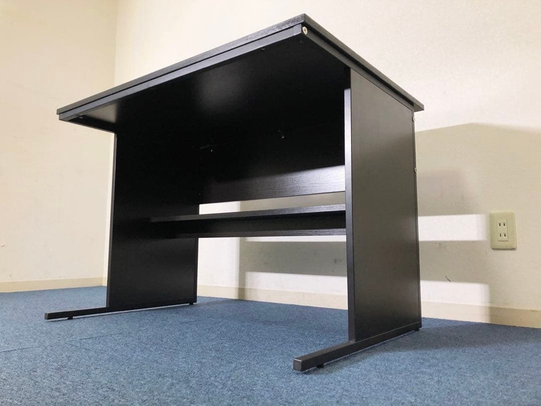 オフィスデスク 平机 ダークブラウン配線スリット・幕板・スチール脚