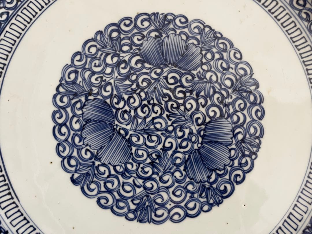 古伊万里 線描輪花形 大皿 木製の台付き