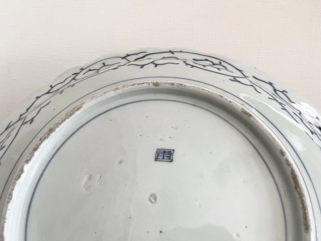 古伊万里 線描輪花形 大皿 木製の台付き