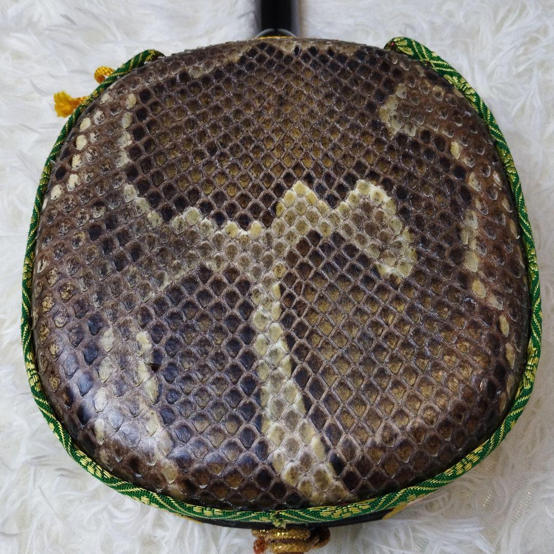 沖縄三線 蛇皮 本皮 強化張り 真壁型 ハードケース 鍵付 黒塗り