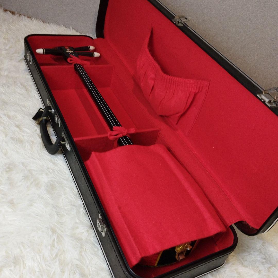 沖縄三線 蛇皮 本皮 強化張り 真壁型 ハードケース 鍵付 黒塗り