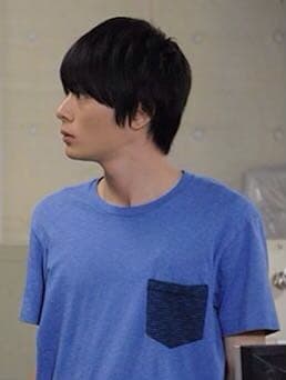 仮面ライダービルド 桐生戦兎 着用 衣装風 カットソー - メルカリ