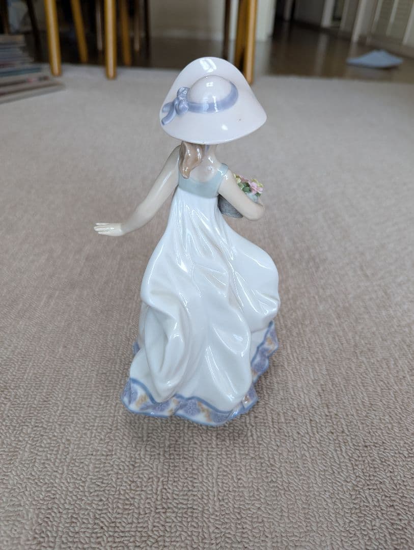 リヤドロ　LLADRO　春の花かご　サイン入り　置物　陶磁器