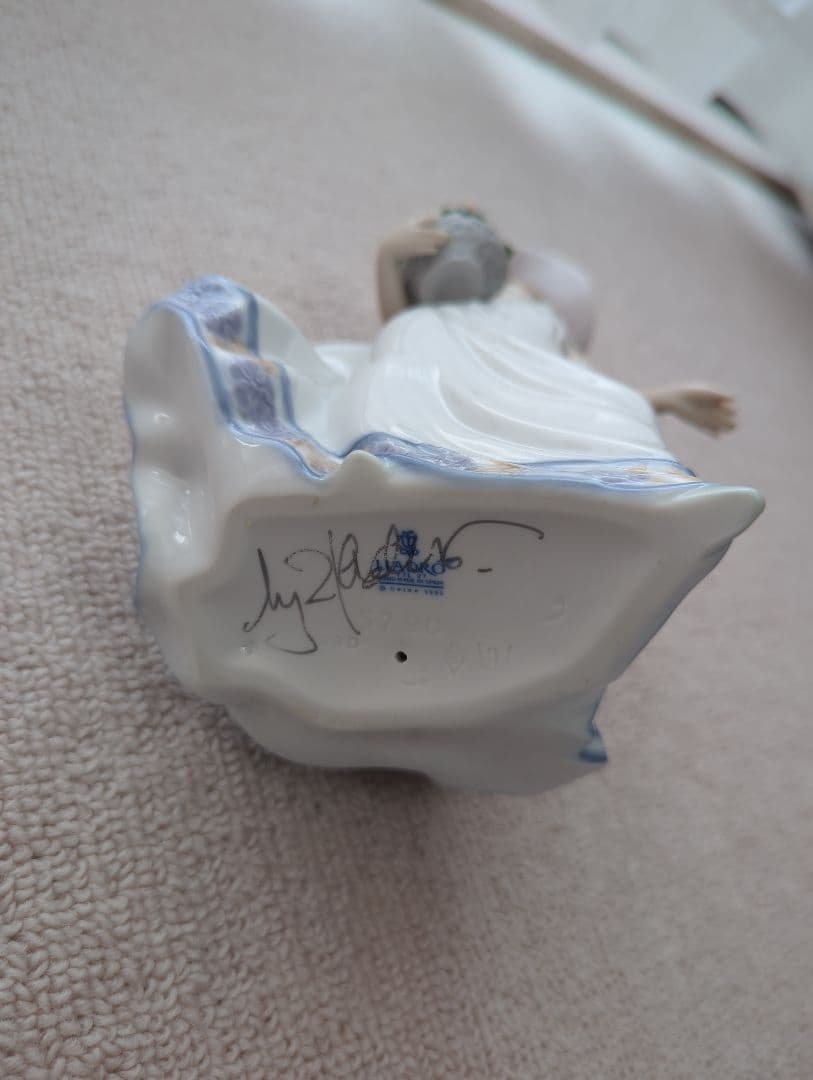 リヤドロ　LLADRO　春の花かご　サイン入り　置物　陶磁器