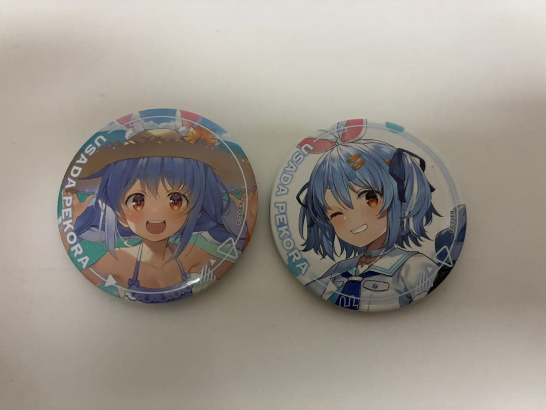 ホロライブ 兎田ぺこら 缶バッジ 2種類 - メルカリ
