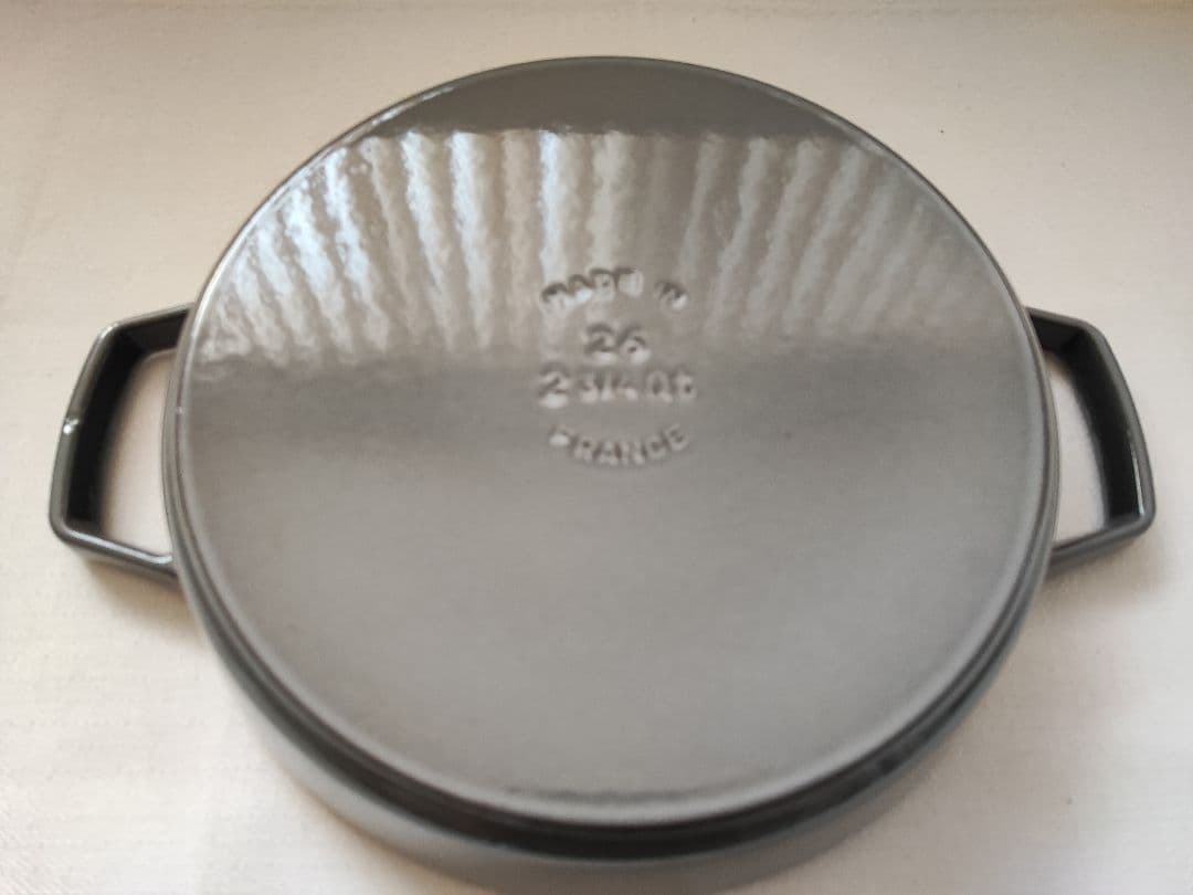 staub 両手フライパン / グレー 26