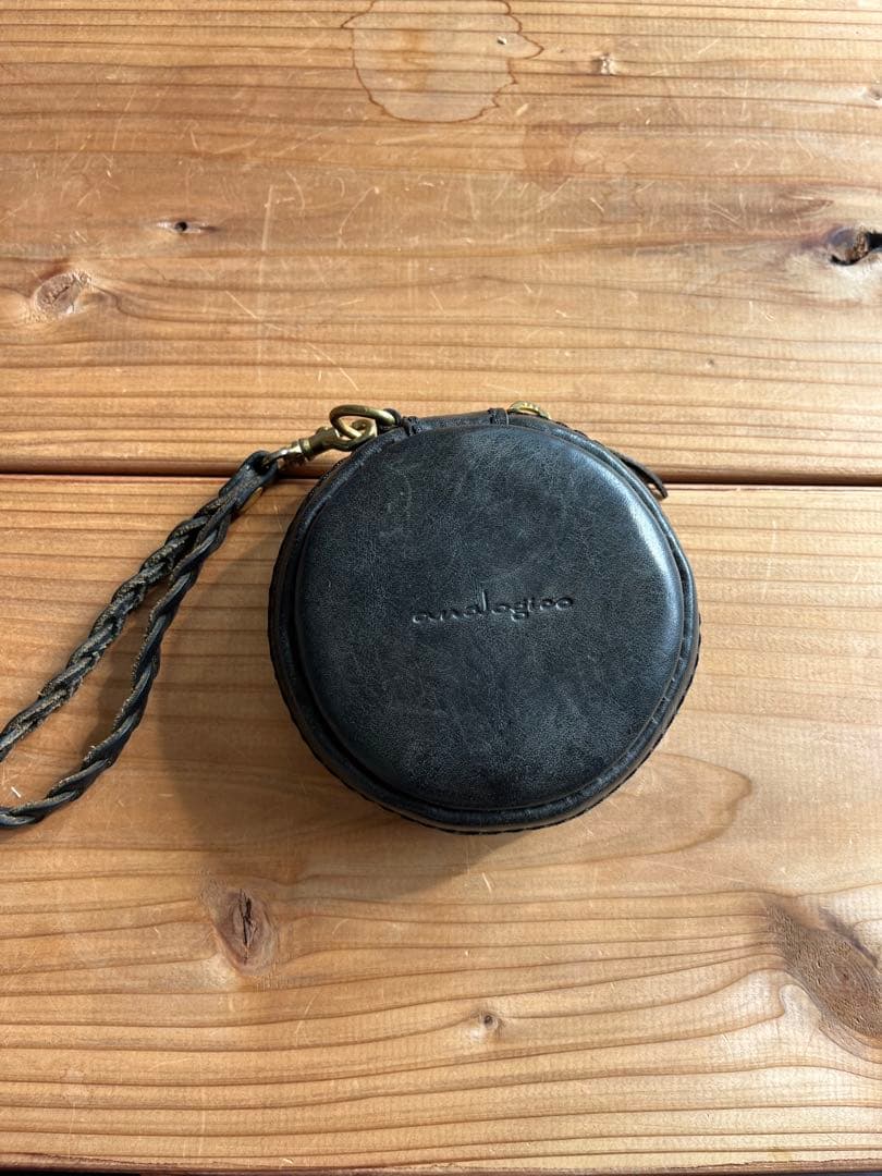 doTERRA アロマオイルポーチ 黒 analogico - メルカリ