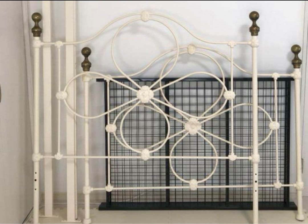 ◇美品　ローラアシュレイ　セミダブルベッドフレーム